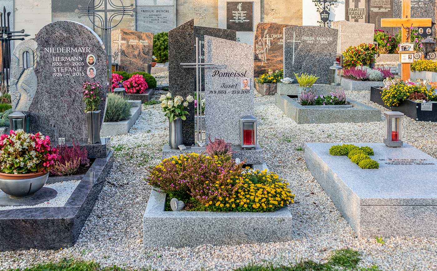 Grabsteine, Einzelgrab, Familiengrab, Wandgrab - Steinmetz Zach